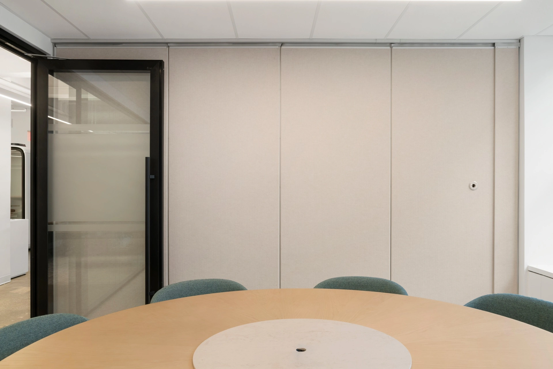 Benhar Office Interiors Walls Division partition wall showroom in New York City